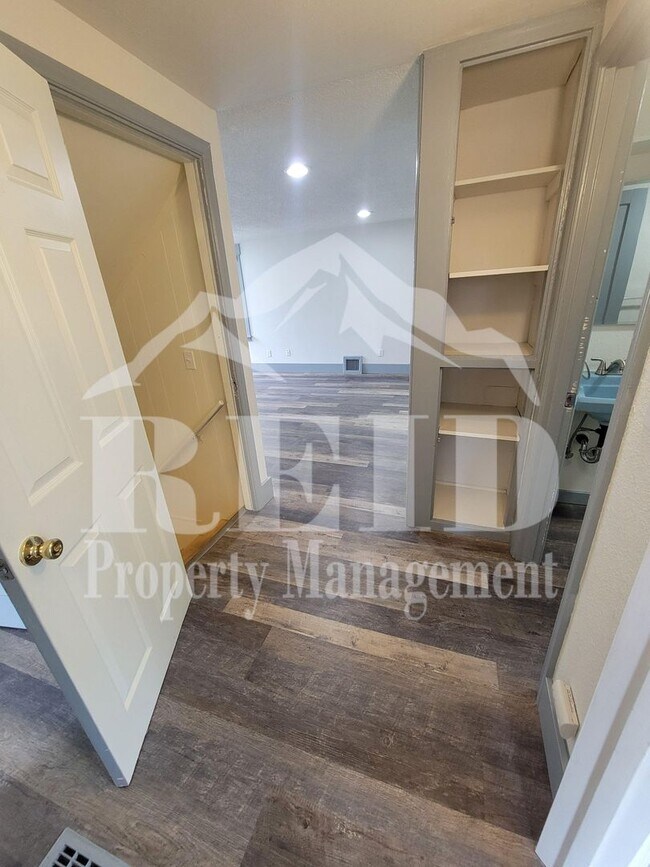 Building Photo - Centrally Located Bremerton Home With Partial View of Sinclair Inlet from Deck