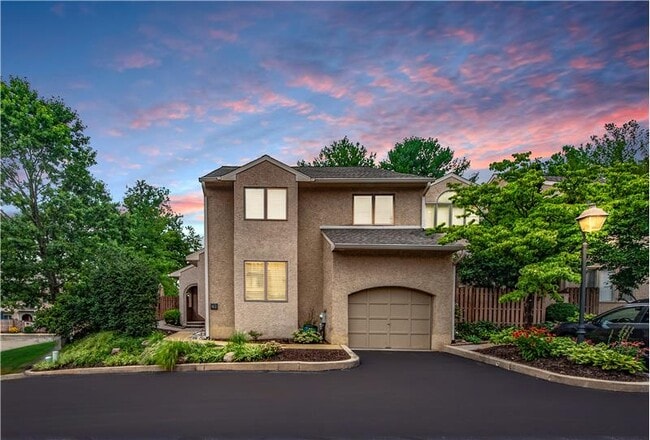 Primary Photo - 42 Greythorne Woods Cir