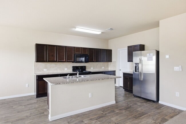 Building Photo - 12013 Waterford Run Way