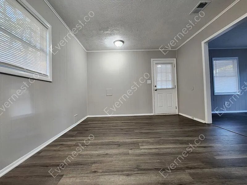 Building Photo - 9121 Morris Dr SW