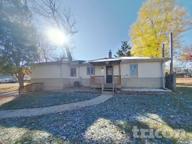 Building Photo - 36493 N Hawthorne Ln