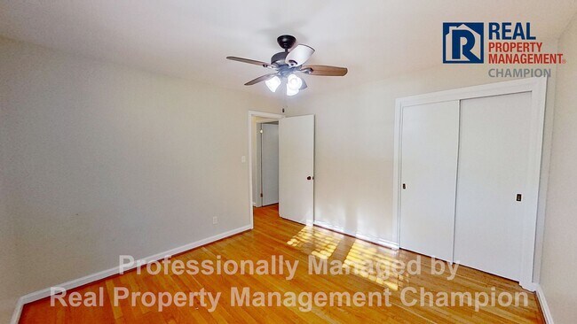 Building Photo - All Brick Ranch Style Home on Large Corner Lot