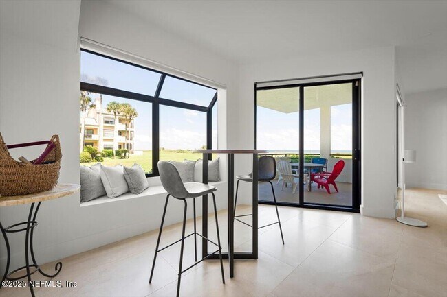 Building Photo - 739 Spinnakers Reach Dr