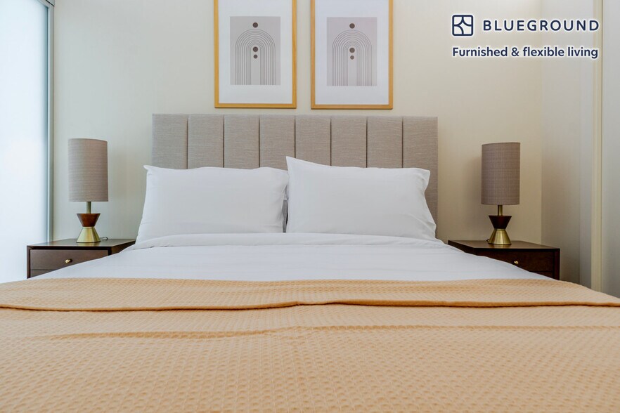 Building Photo - 521 Stadium Pl S