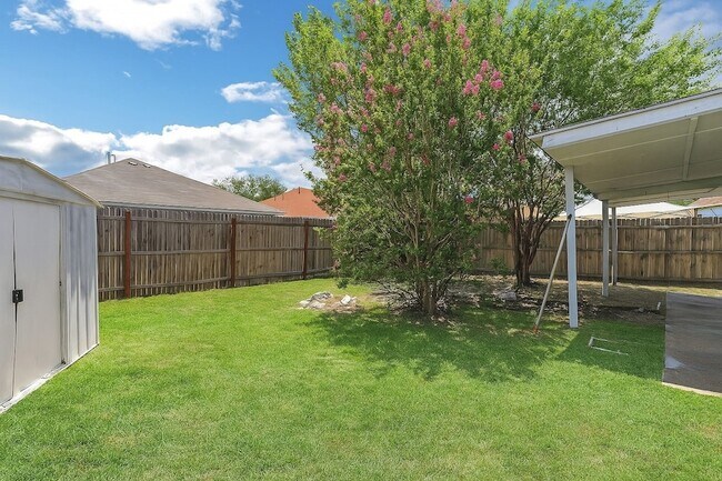 Building Photo - 721 Somerset Dr
