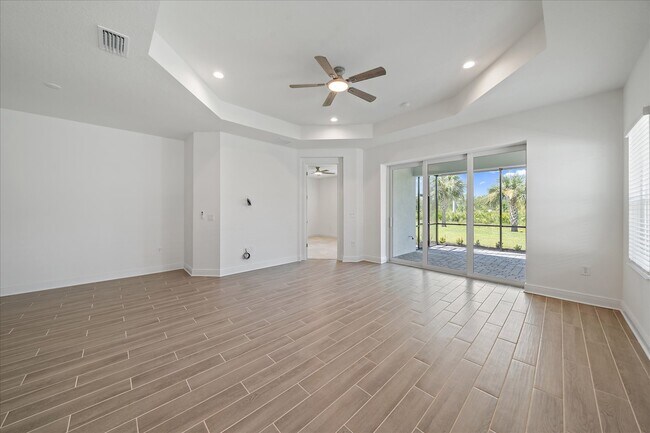 Building Photo - 2325 Blue Mahoe Ln