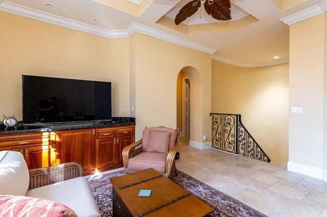 Building Photo - 580 Admirals Way