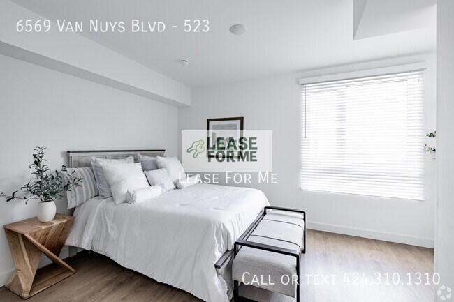 Building Photo - 14526 Kittridge St