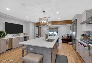 Building Photo - 111 Sanborn Ave