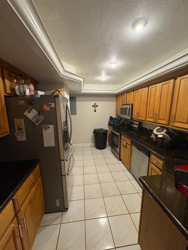 Building Photo - Spacious 3-Bedroom Condo in Cypress Woods