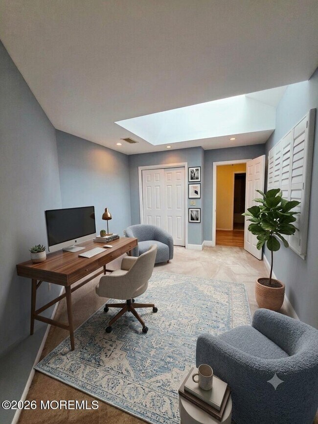 Building Photo - 97 Cotswold Cir