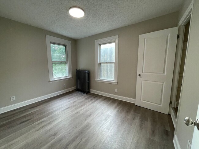 Building Photo - Beautiful 4 Bedroom, 1.5 Bath in Chester