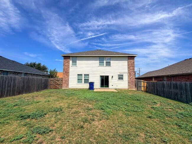Building Photo - 2 Story - 4 Bed, 2.5 Bath Home in Crowley