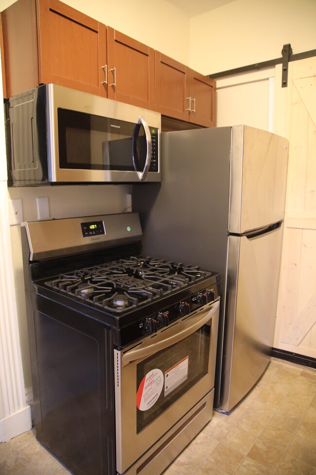 Brand New! kitchen appliances - 53 Huron Ave