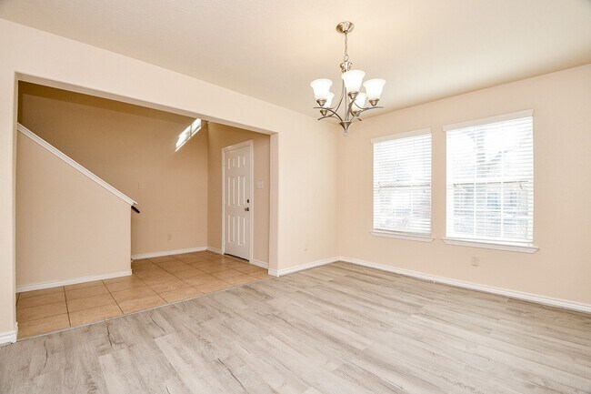 Building Photo - 10439 Lauren Creek Dr