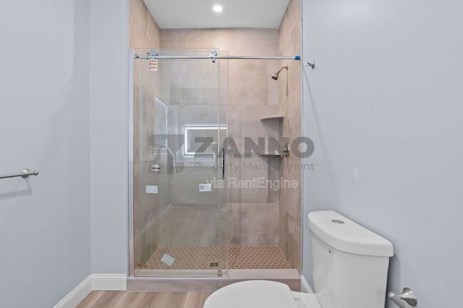 Building Photo - 24 Vernon Ave