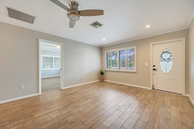 Building Photo - 1759 Azalea Ln