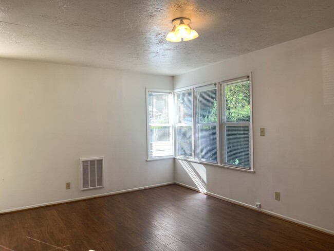 Building Photo - K3106-3108
