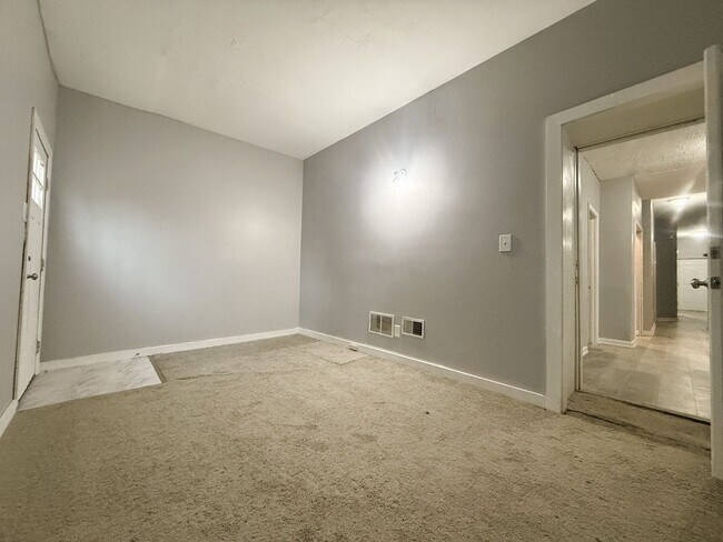 Building Photo - 5345 Wells Ave