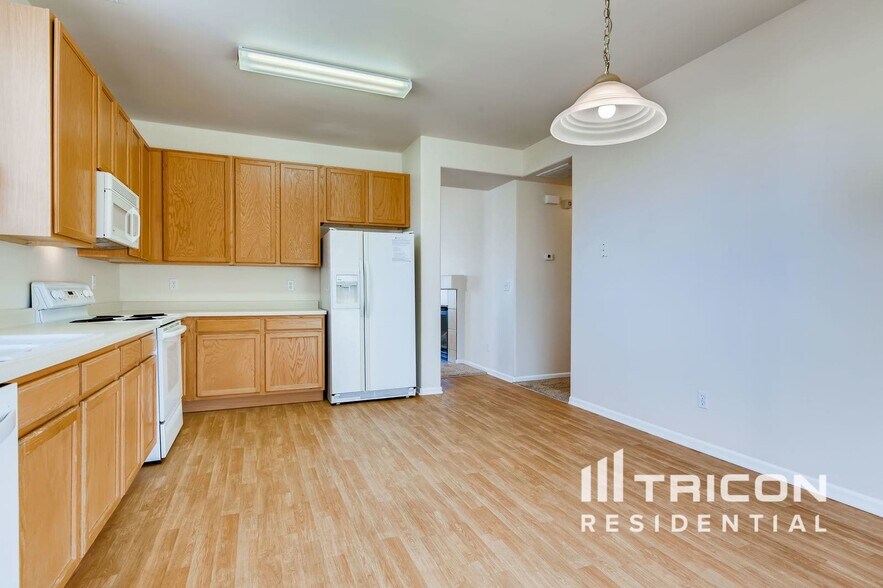 Building Photo - 7089 Cattle Dr