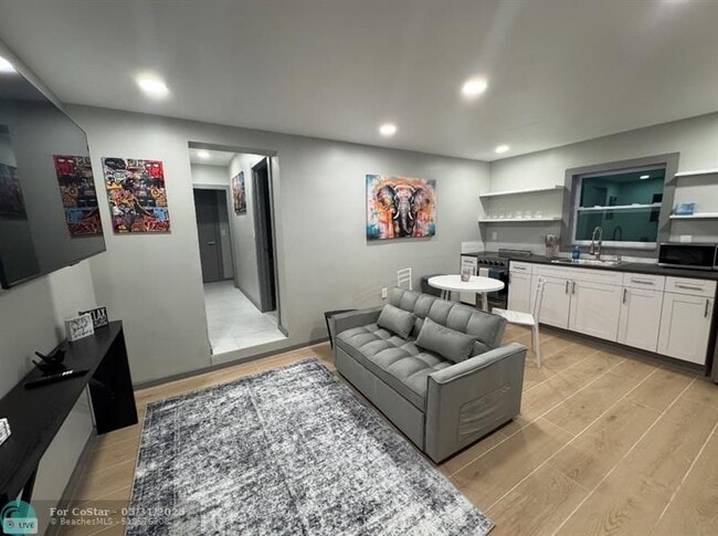 Primary Photo - 824 S 20th Ave