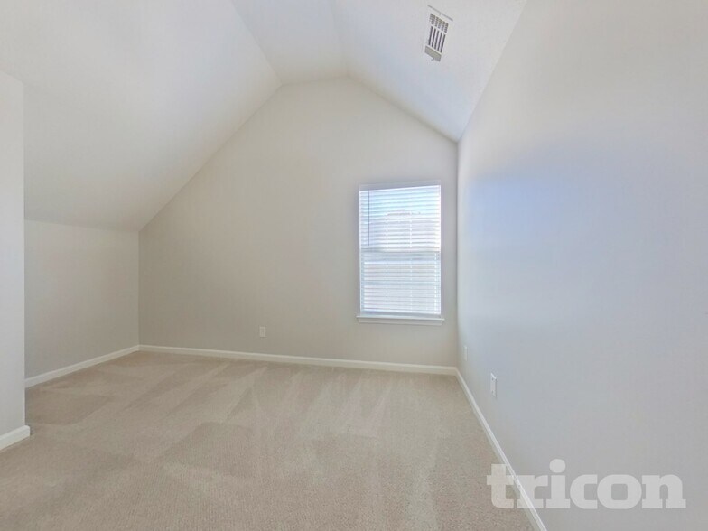 Building Photo - 6936 Foxmoor Way