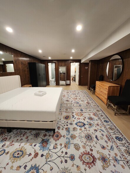 Building Photo - 18009 Ednor View Ter