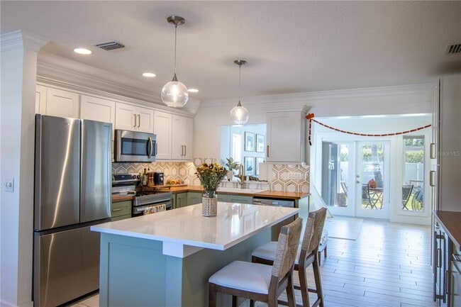 Building Photo - 600 43rd Ave NE