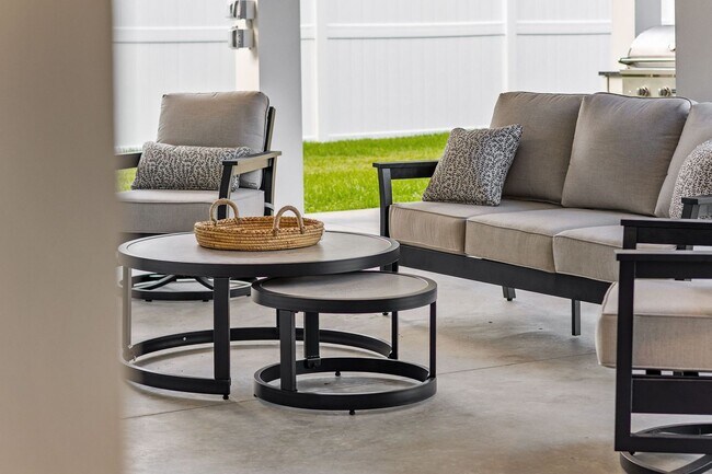 Building Photo - Gorgeous Custom Home Available for Snowbir...