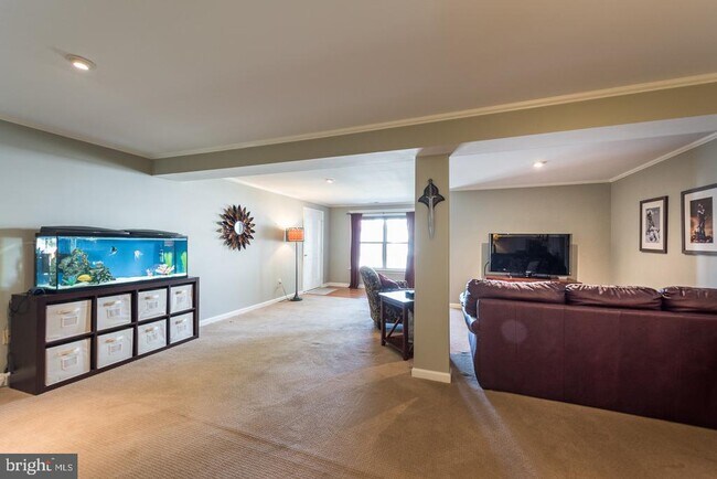 Building Photo - 19 Patriot Ct