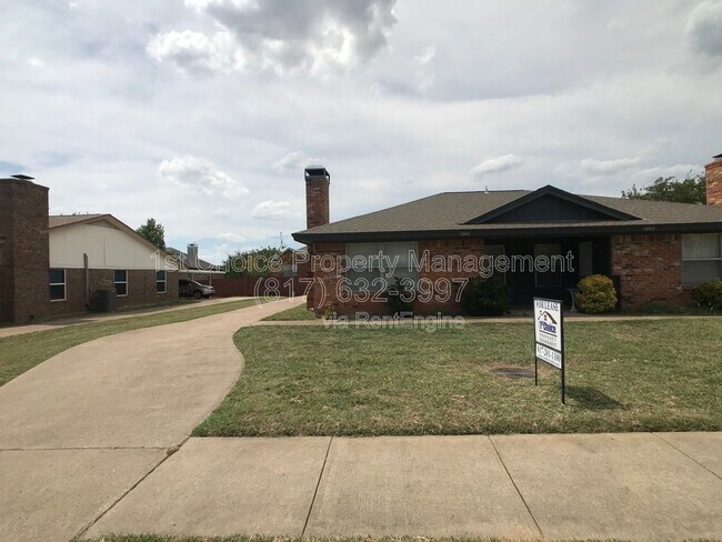 Building Photo - 7041 Crosstimbers Ln