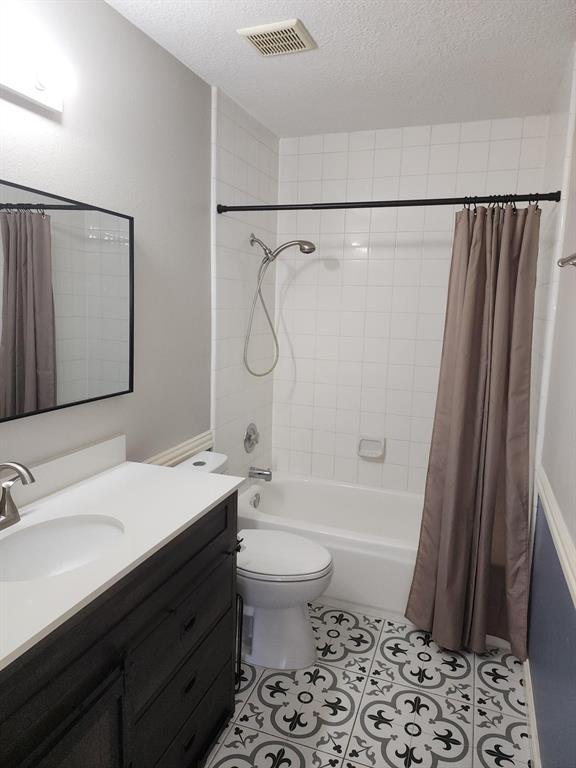 Building Photo - 8307 Holmwood Dr