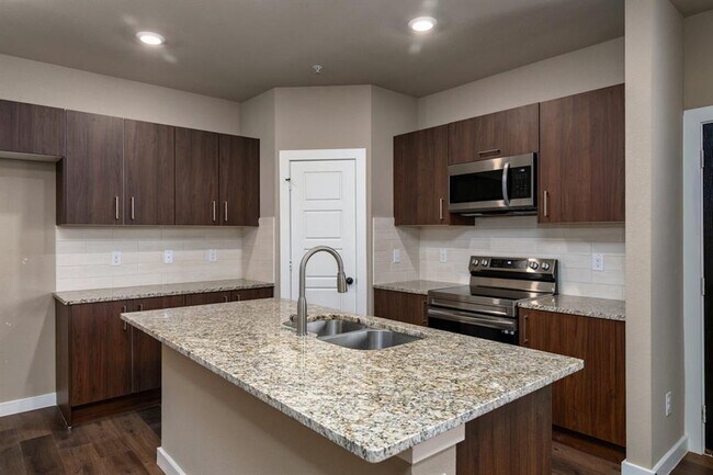 Building Photo - 646 Fallow Dr