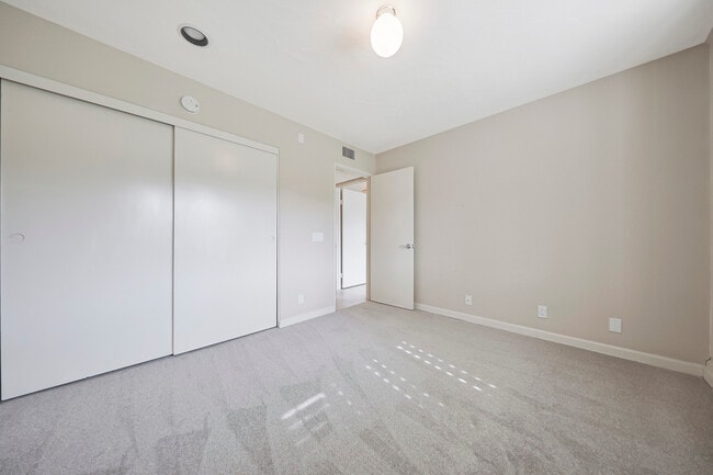 Building Photo - 73895 Saquaro Ct