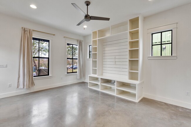 Building Photo - 4631 Marlo Dr