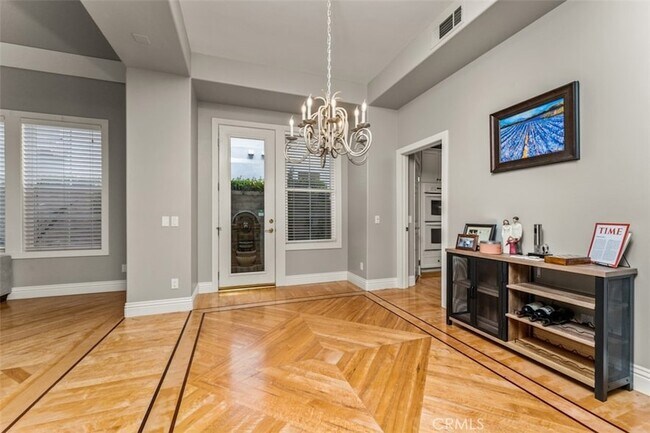 Building Photo - 46 Downfield Way