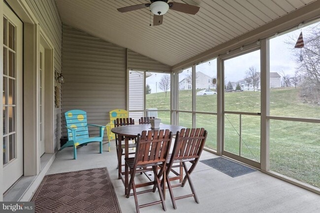 Building Photo - 2075 Deer Run Dr