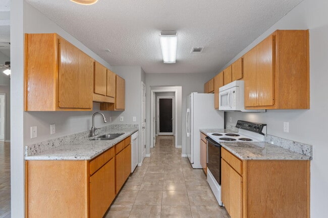 Building Photo - 8828 Arlington Ln