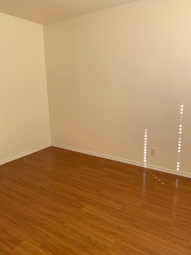 Building Photo - Charming Single-Level Rancher – 2 Bed, 2 Bath