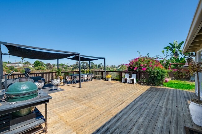 Building Photo - RARE! Lovely and Spacious Clairemont 4BD/2BA Home on Tecolote Canyon! - $5,995/mo!
