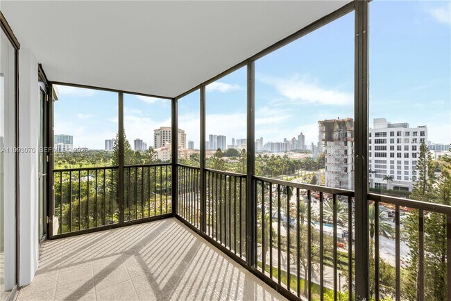 Building Photo - 20100 W Country Club Dr