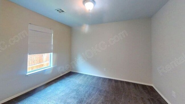 Building Photo - 4 Bed 2 Bath near Buck Thomas Park.