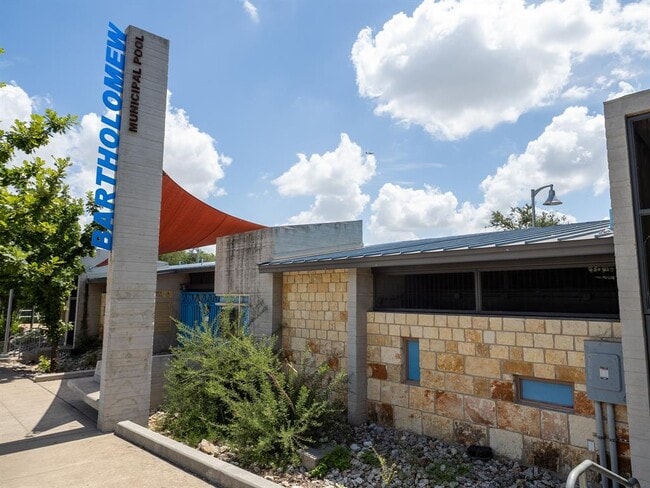 Building Photo - 6409 Berkman Dr