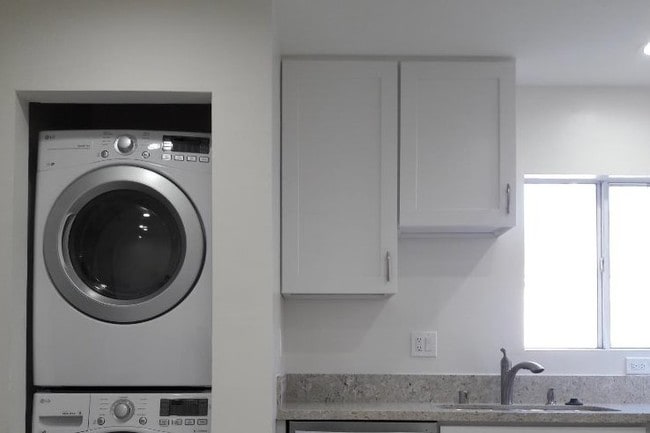 Stackable washer / Dryer - 512 N Lucia Ave