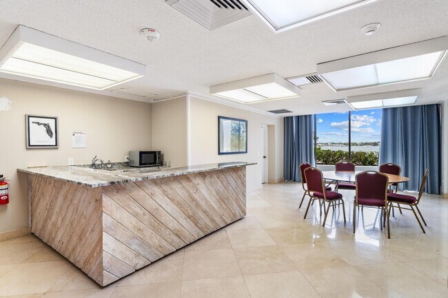 5600 N Flagler Dr 5600 N Flagler - 5600 N Flagler Dr West Palm Beach Fl Building Photo 