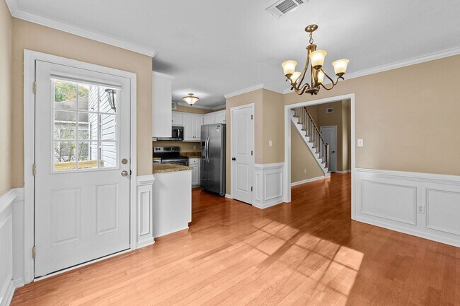 Building Photo - Grovetown home in pool community!