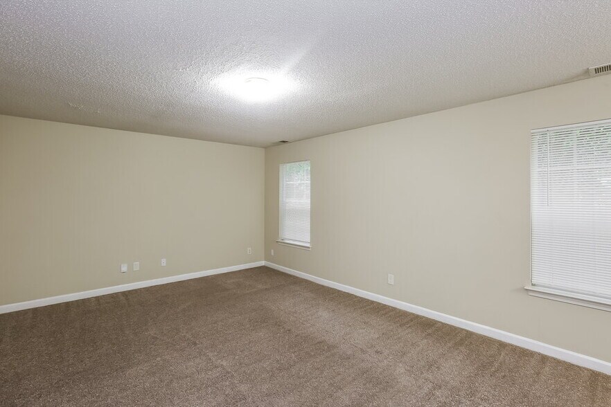 Building Photo - 6207 Day Lilly Ln