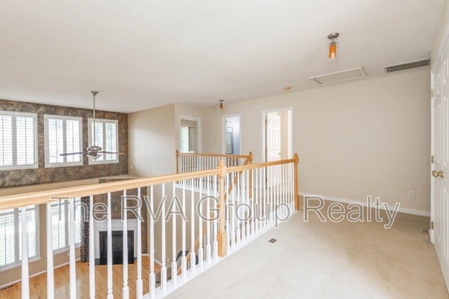 Building Photo - 10528 Runnymeade Dr