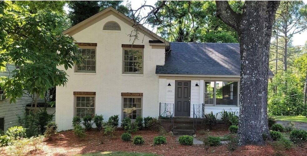 Primary Photo - 1312 Kilby Ter