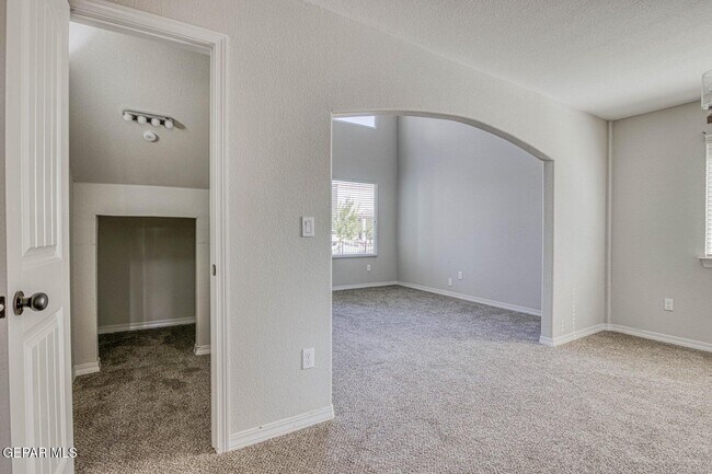 Building Photo - 14202 Peyton Edwards Ave